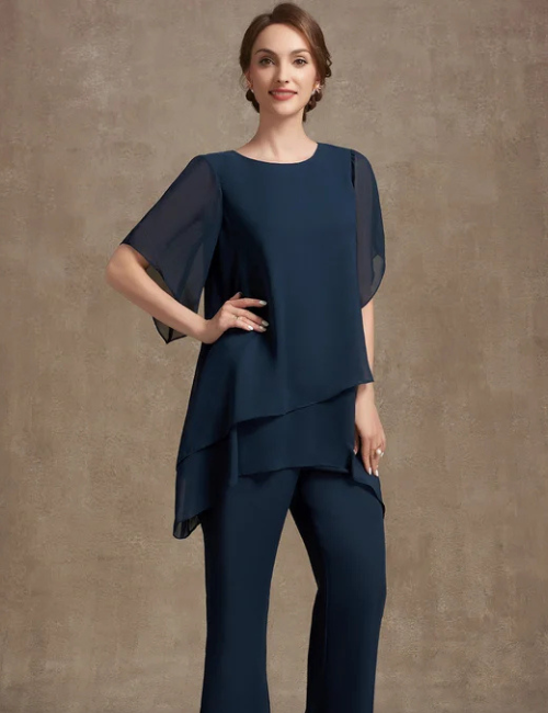 Two-piece set with casual style and modern touches