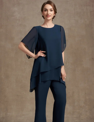 Two-piece set with casual style and modern touches