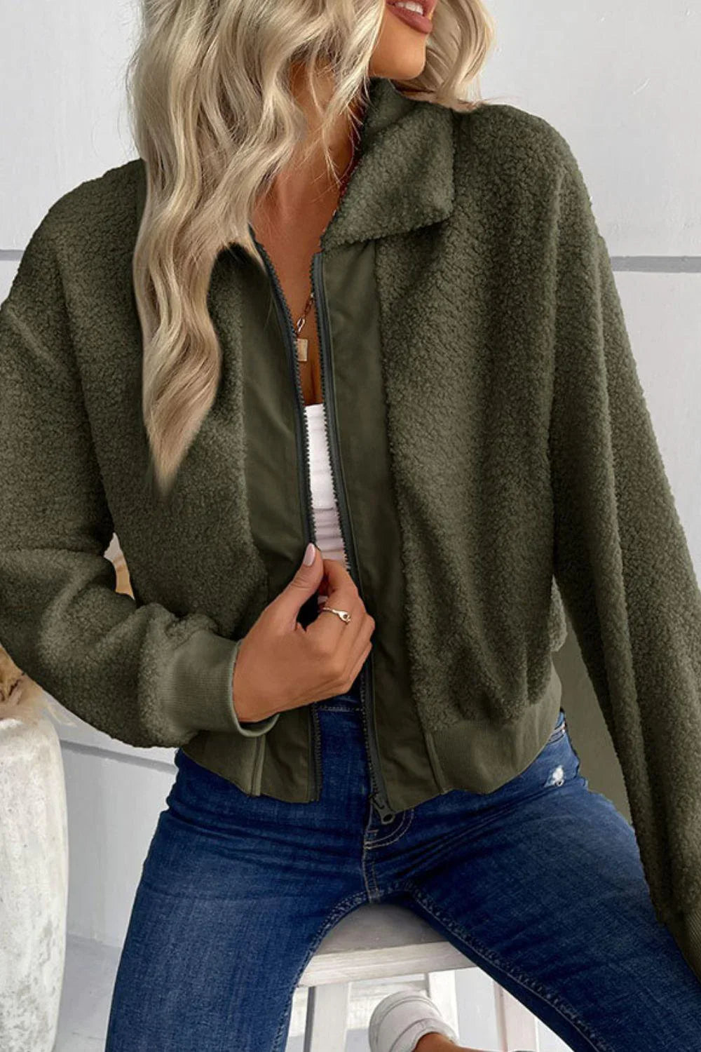 Coat with Collar and Zipper Pockets