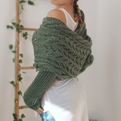 Fia - Warm scarf with ponytail sleeves