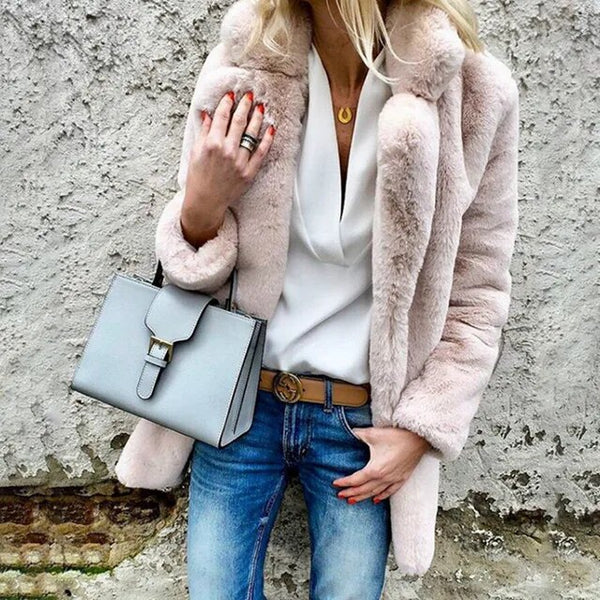 Women's coat with soft lapels, ideal for autumn and winter