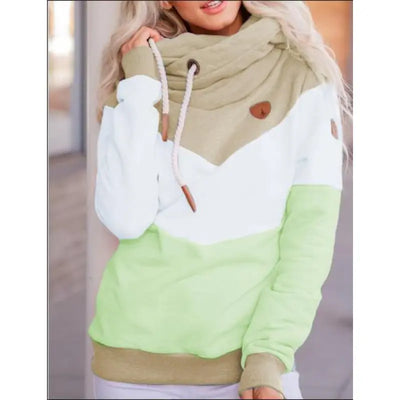 Comfortable long-sleeved hooded sweater for relaxing