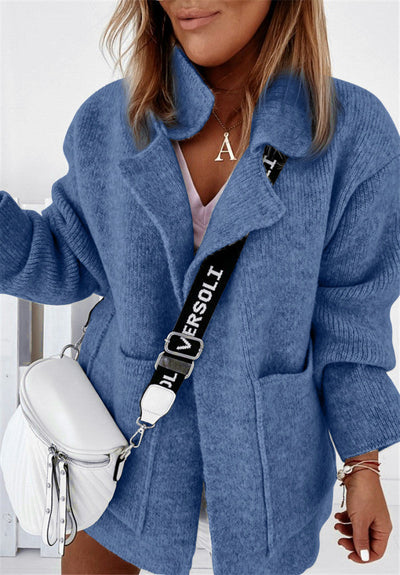 Women's cardigan with a street collar and large pockets: style and comfort