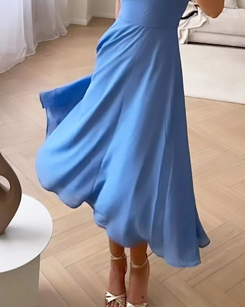 Daniela - Elegant square neck solid color dress
