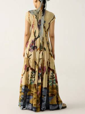 Long flowing dress with artistic print and short sleeves