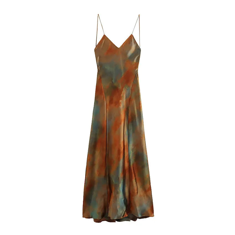 Elegant long dress for evening events with an open back