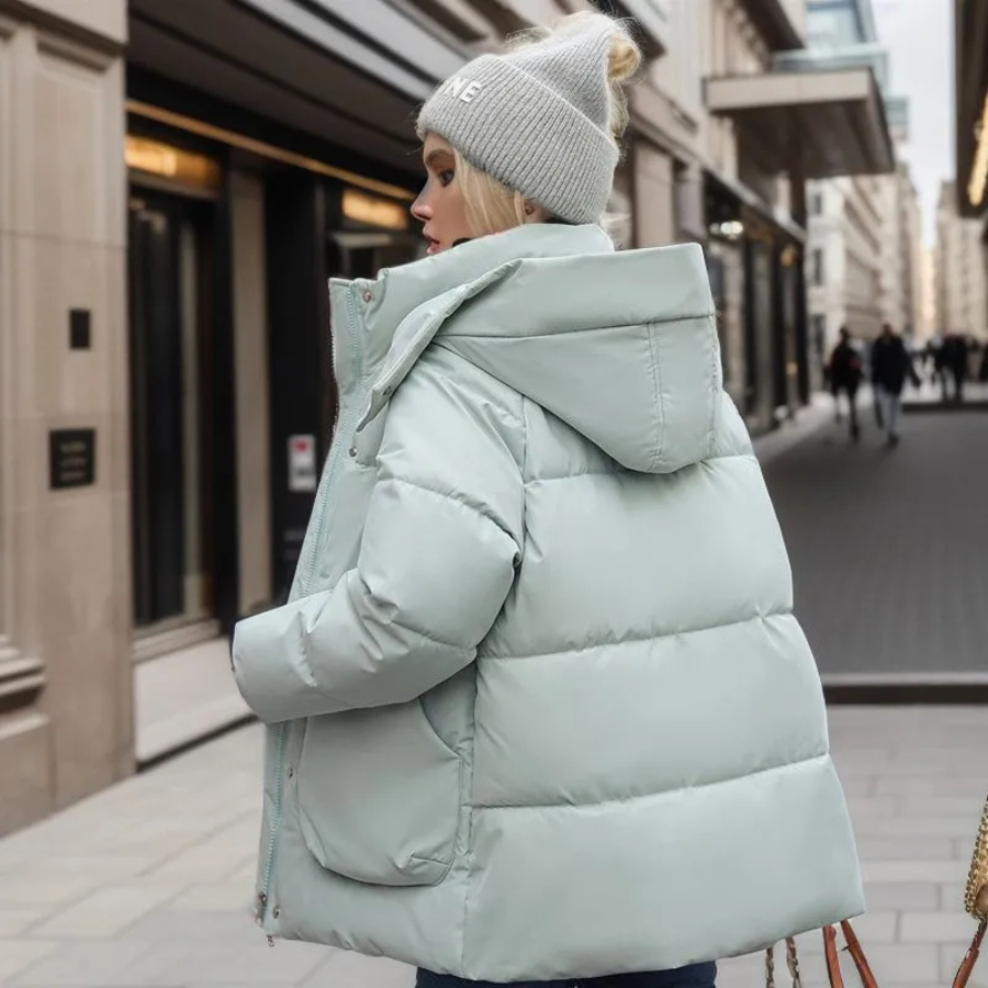 Women's winter jacket with a modern and comfortable design