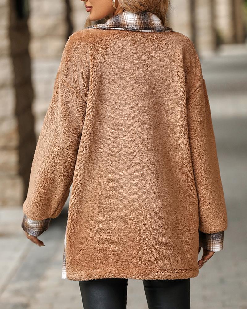Long-sleeved plaid coat with pockets and buttons - casual and modern style