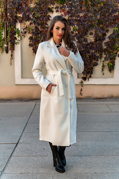Elegant women's long coat with button closure and sophisticated design