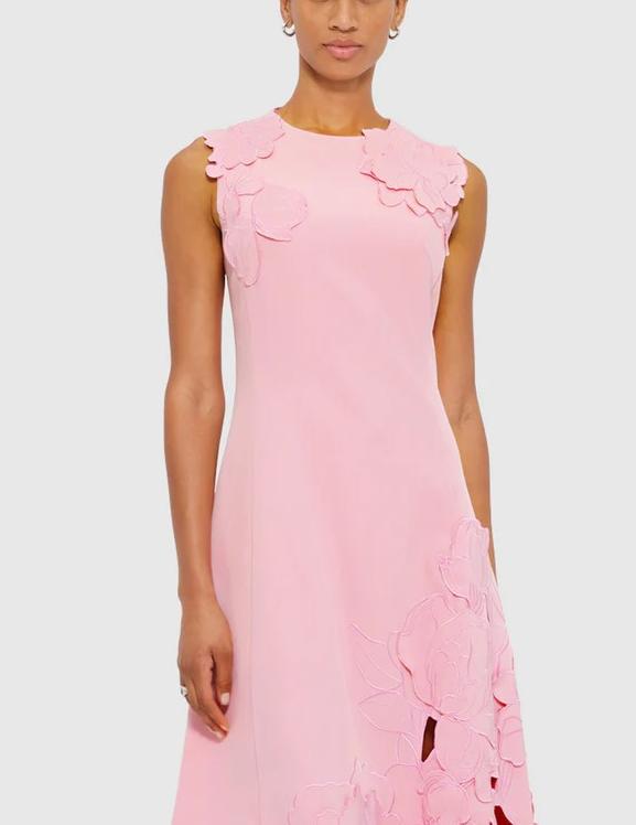 Sleeveless midi dress with elegant details and modern style