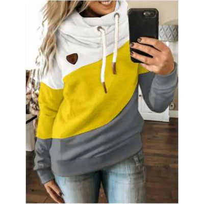 Comfortable long-sleeved hooded sweater for relaxing