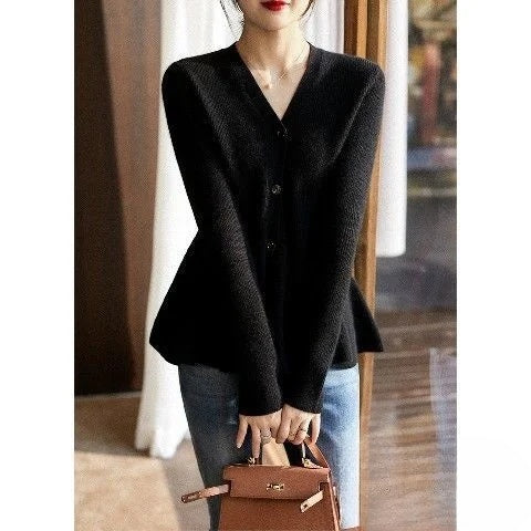 Ribbed Knit Cropped Cardigan with Zip Closure for Style