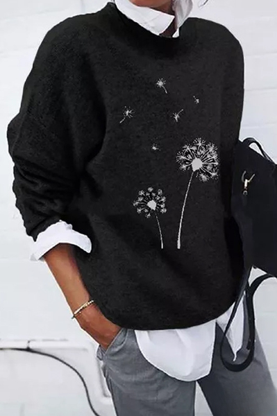 The floral print and cozy crew neck create the perfect casual sweater