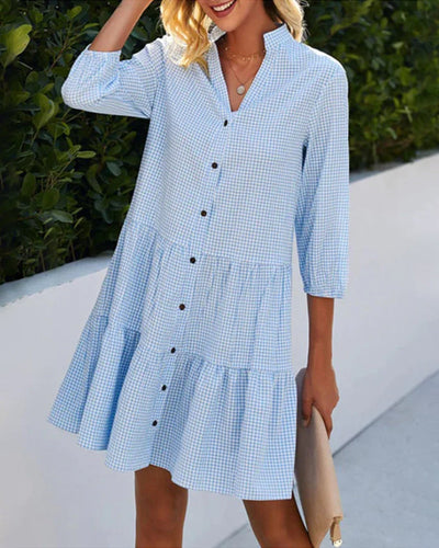 Shirt dress with classic collar and button closure