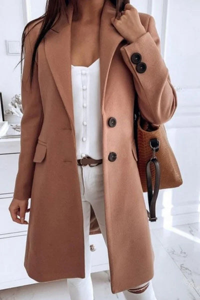 Elegant straight coat with notch lapel