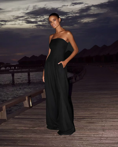 Elegant strapless evening jumpsuit with wide-legged trousers for events and parties
