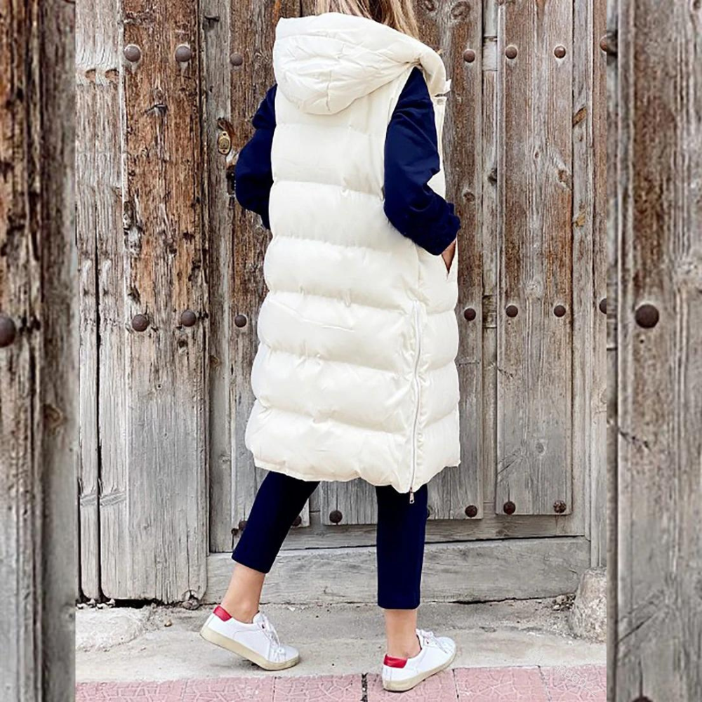 Stylish and eye-catching hooded jacket