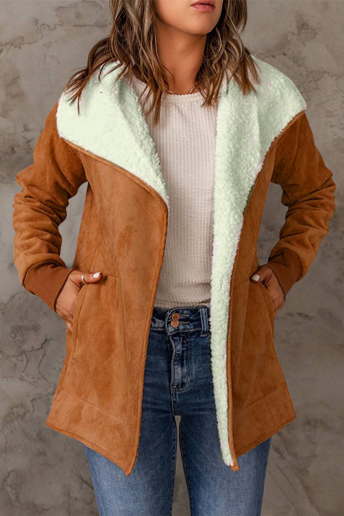 Long-sleeved thermal jacket with a classic collar for cool days