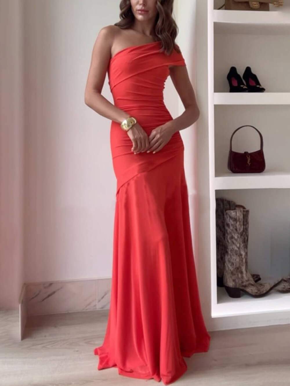 Elegant off-the-shoulder, gathered long dress, ideal for events and parties