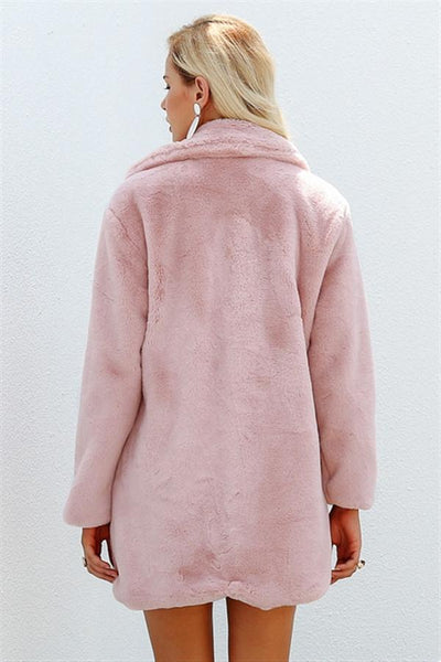 Long, elegant coat with a stylish teddy bear look
