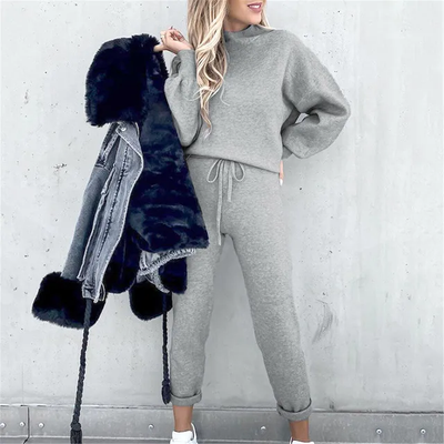 Women's energetic sports set: style and functionality