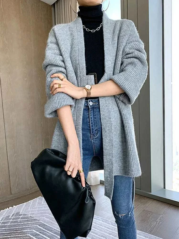 Elegant gray cardigan with a tie waist for a comfortable look