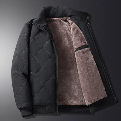 Elegant men's coat ideal for cold winter days