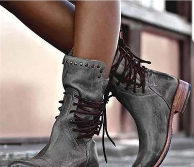 Gianna Martin boots with flat strap and studded mid-tube