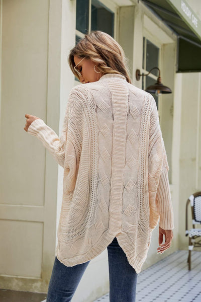 Open cardigan with wide sleeves for a stylish look.