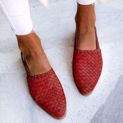 Modern women's clogs with comfortable strap for everyday use
