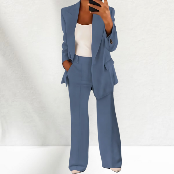Elegant women's set with a structured blazer and wide-legged trousers