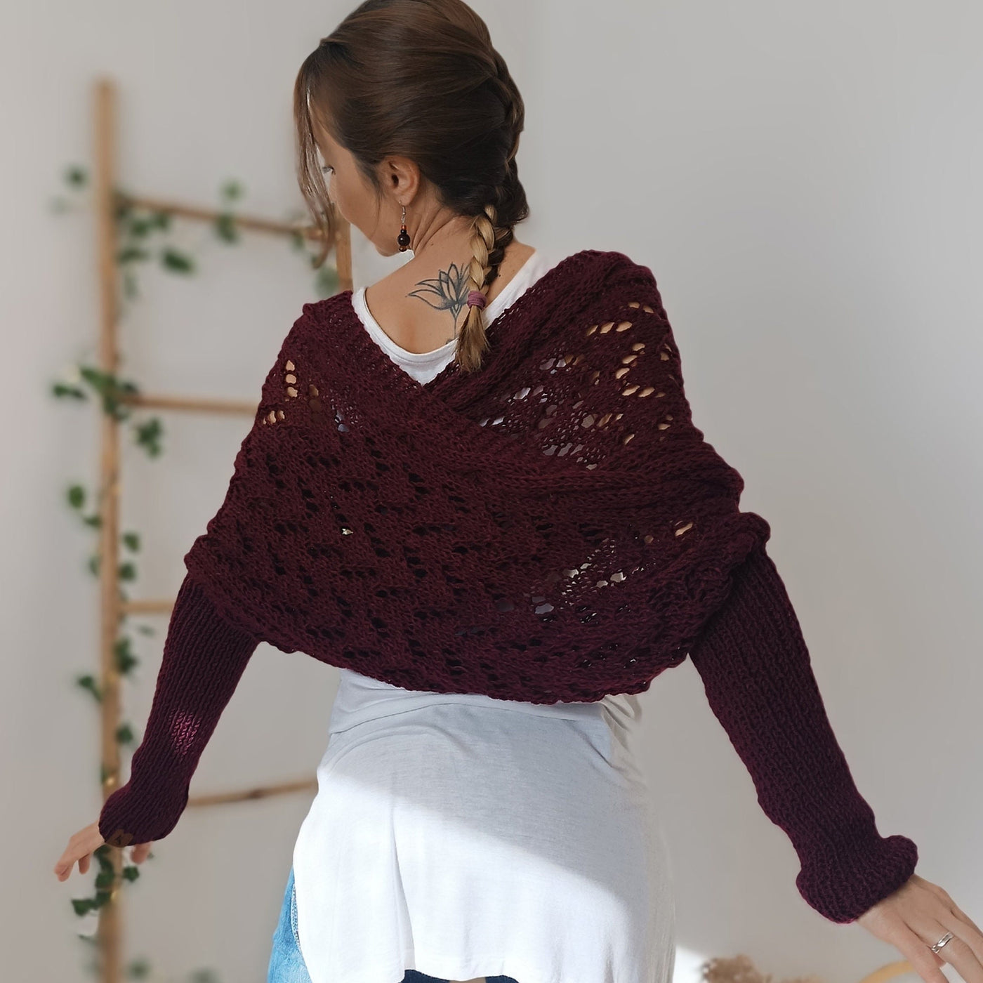 Fia - Warm scarf with ponytail sleeves