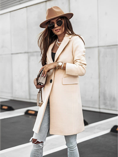 Elegant two-button coat with a classic design