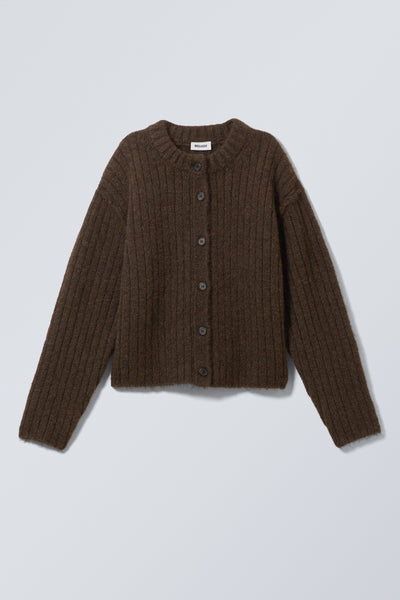 Loose Fit Cardigan – Versatile and Modern Garment