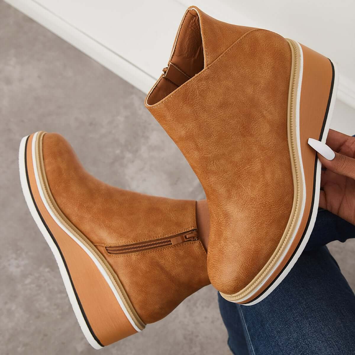Casual Platform Sneakers with Side Zipper for a Chic Style