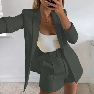 Marga - Elegant linen blazer and shorts set for women