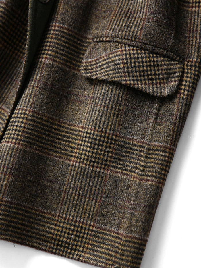 Classic Women's Winter Coat with Plaid Style
