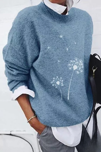 The floral print and cozy crew neck create the perfect casual sweater