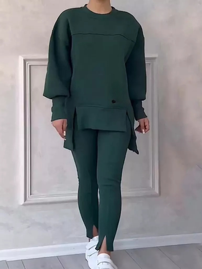 Lightweight and comfortable sweatshirt and leggings set for everyday wear