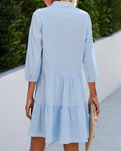 Shirt dress with classic collar and button closure