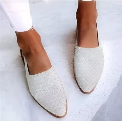 Modern women's clogs with comfortable strap for everyday use