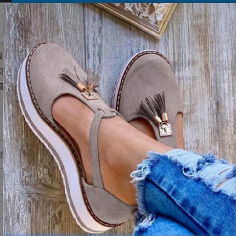 Karla - Sandals with decorative tassels