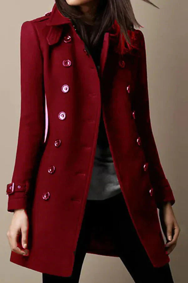 Lightweight jacket with long sleeves and elegant buttons