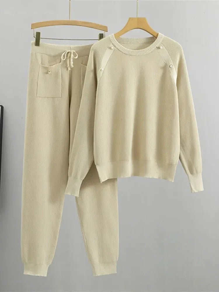 Women's Casual Sweater and Pants Set: A Classic Fall Outfit