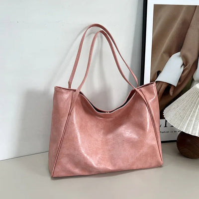 Elegant bag with sophisticated design for everyday use
