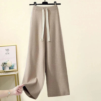 Cozy set: turtleneck sweater and long-sleeved pants