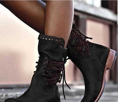 Gianna Martin boots with flat strap and studded mid-tube