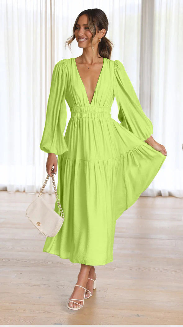 Amalie - Long-Sleeved Dress with Slimming Pleats and Fresh Skirt