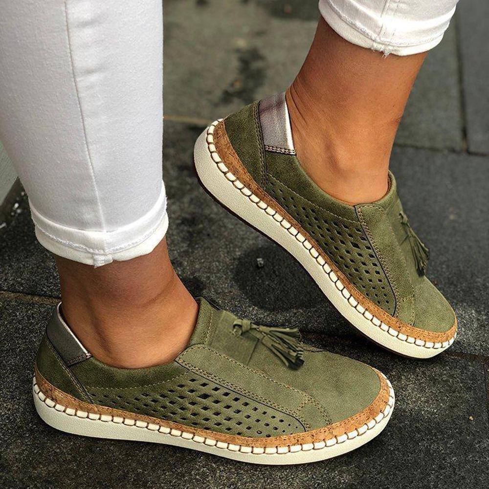 Brenda - Comfortable shoes with tassel details