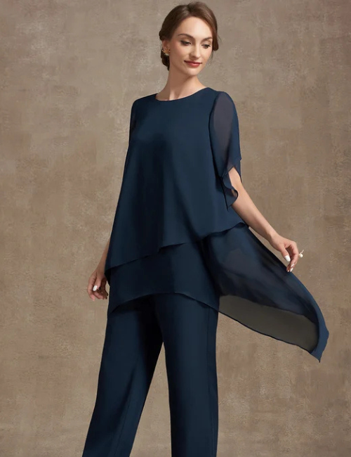 Two-piece set with casual style and modern touches